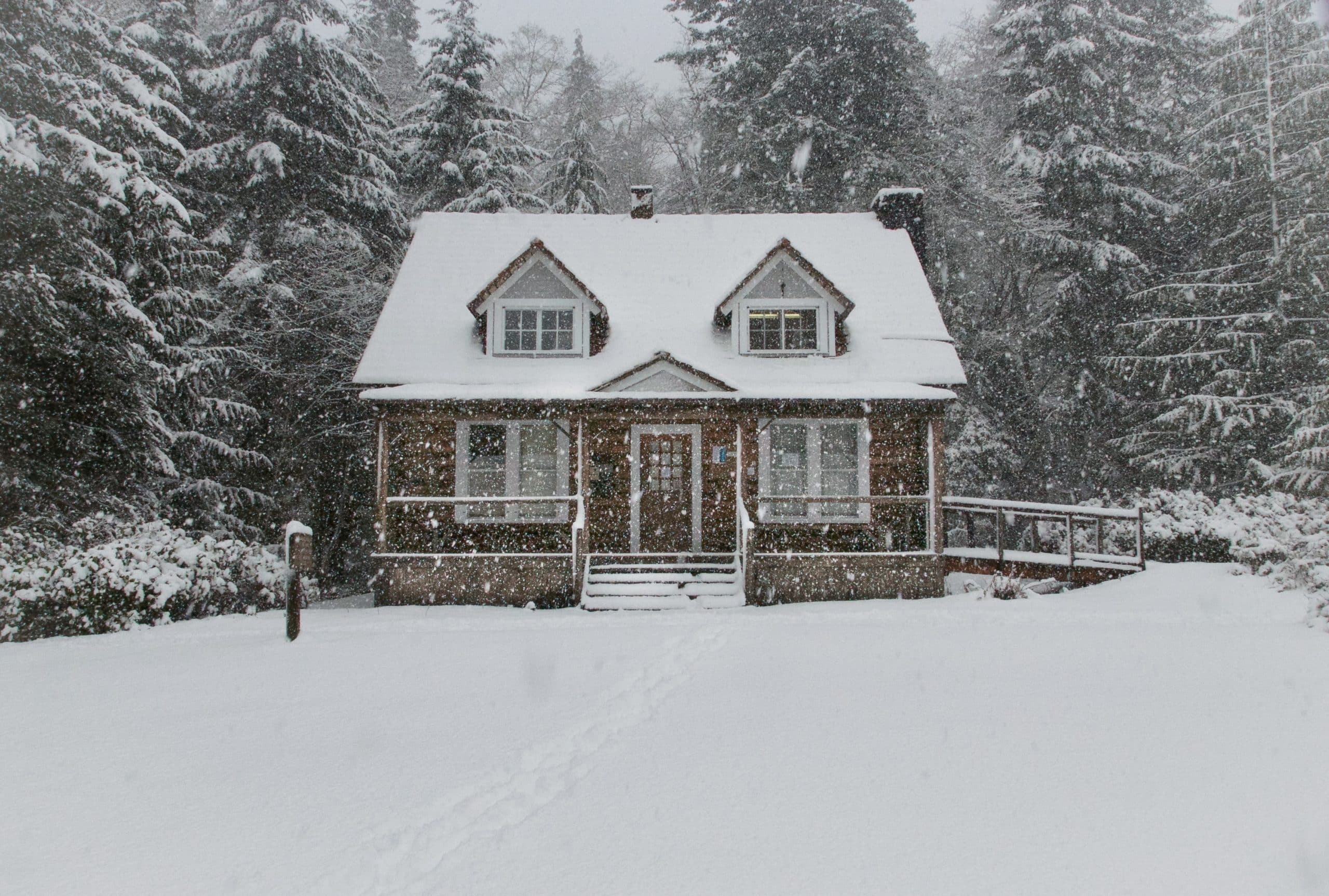 snow-cabin