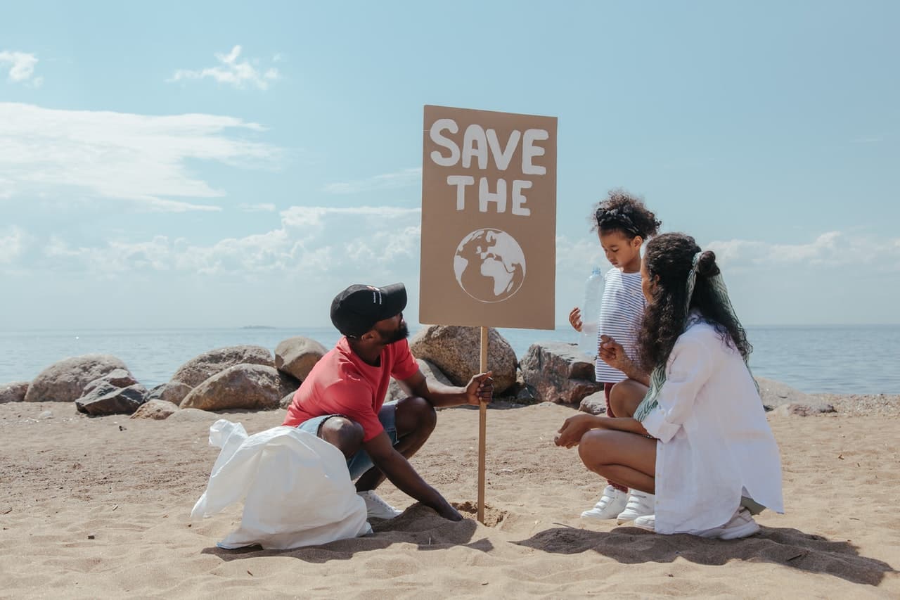 How to Throw the Best Mother's Day Beach Clean Up Ever