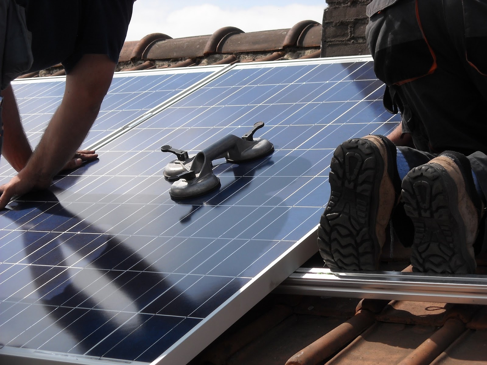 Solar panel installation

Photo credit: Maria Godfrida via Pixabay (https://pixabay.com/)