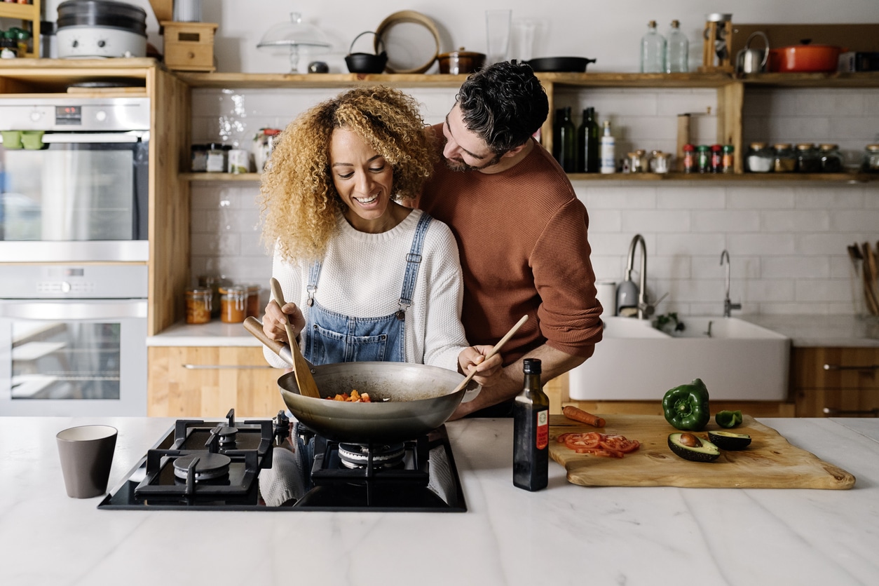 Cooking dinner at home for Valentine's Day - sustainable ideas